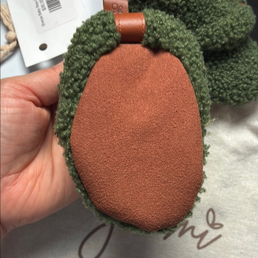 Goumi Kids Sherpa Snuggly Spruce Green Baby Shoes Stay-On Boots - Picture 7 of 10